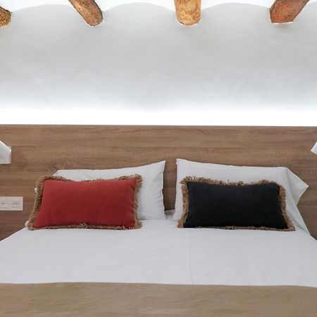 Apartaments La Rambla - Licorella - 4 Persones Cornudella de Montsant Dış mekan fotoğraf
